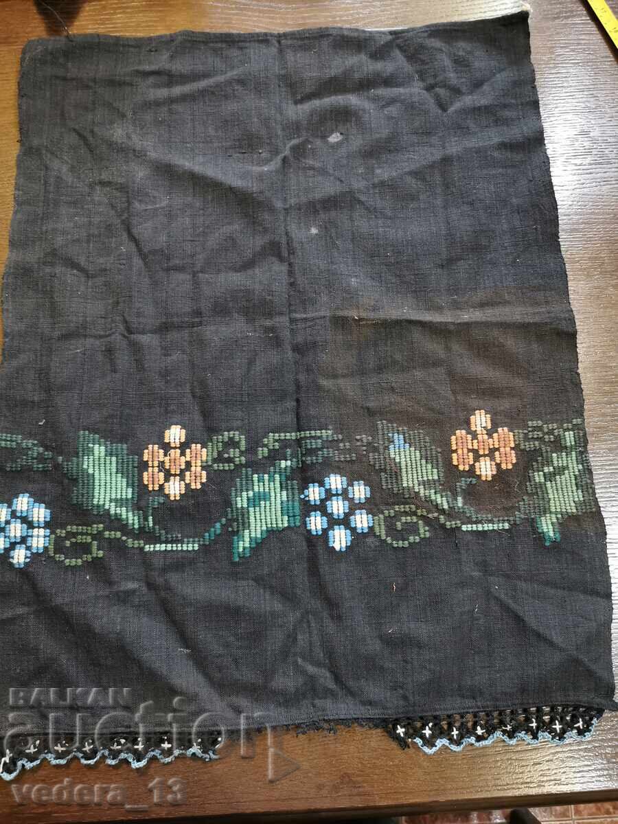 COSTUME FOLK - ȘORȚ cu preț 10.00 BGN | € 5.11