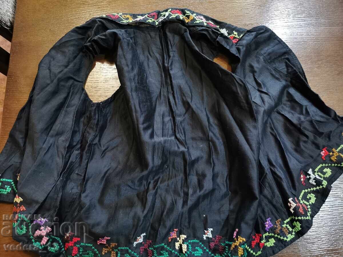 FOLK COSTUME - CHILDREN'S VEST with price 10.00 BGN | € 5.11 FOLK COSTUME - CHILDREN'S VEST with price 10.00 BGN | € 5.11