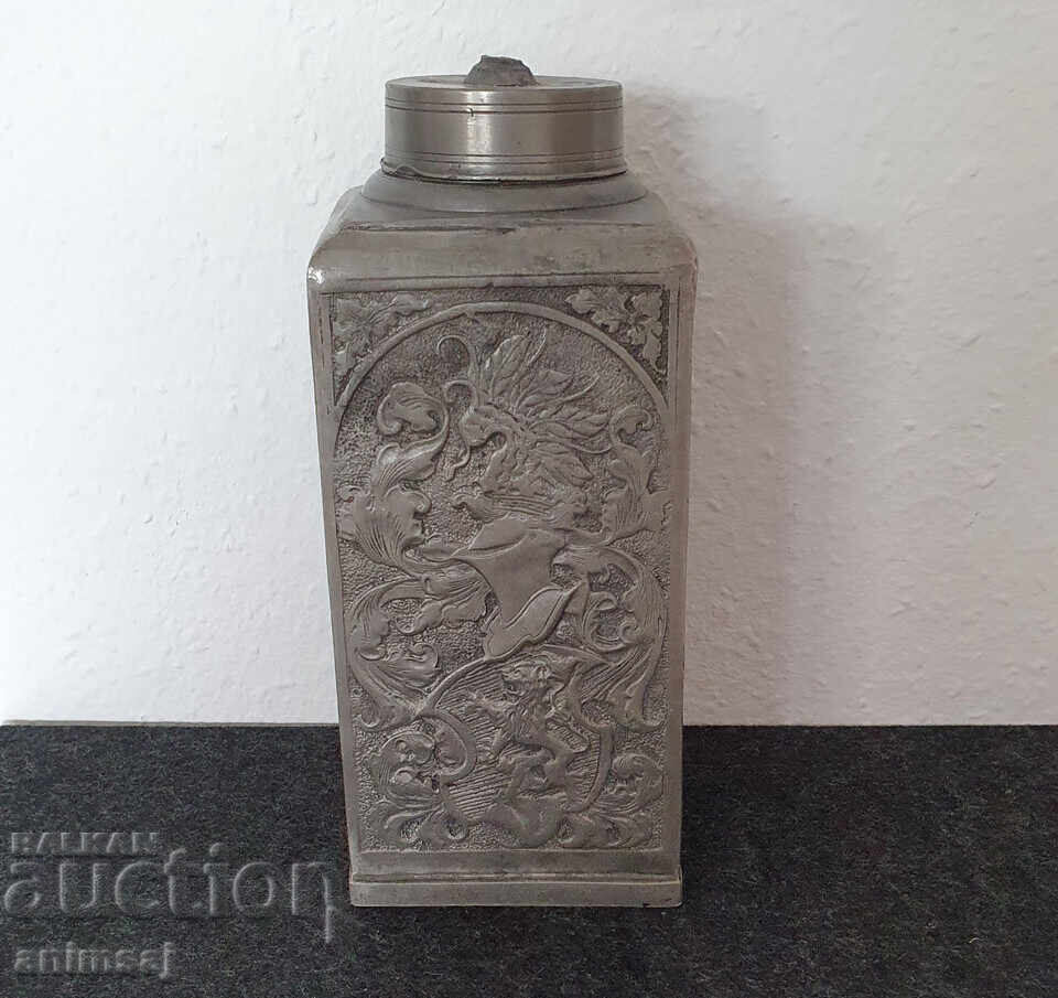 Оловно калаян павур с красиви орнаменти Оловно калаян павур с красиви орнаменти