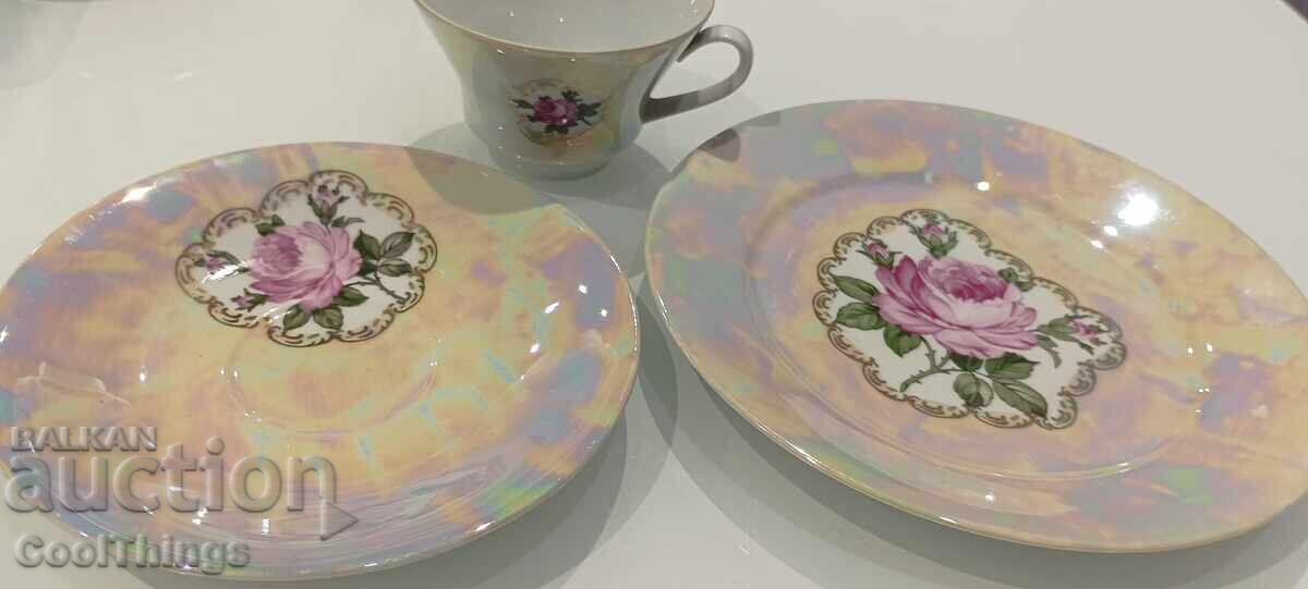 Auction Three-piece porcelain coffee set, marked Auction Three-piece porcelain coffee set, marked