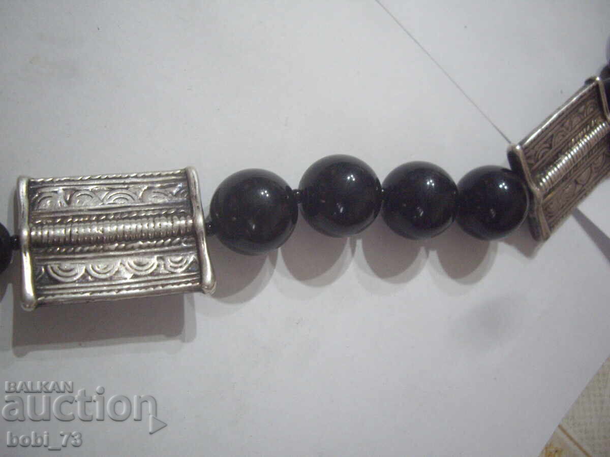 Licitație Interesant colier vechi