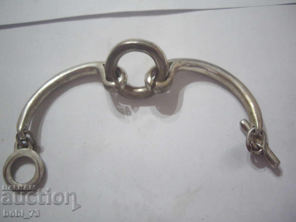 Licitație Brățară masivă veche interesantă