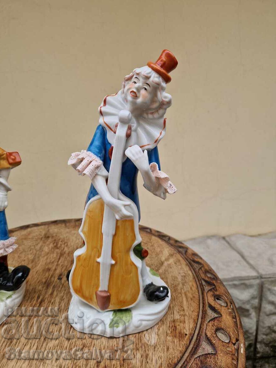 A pair of beautiful collectible porcelain figures - 5