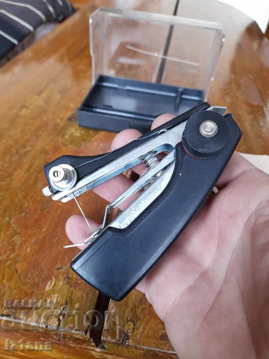 Аукцион Стара ръчна шевна машина