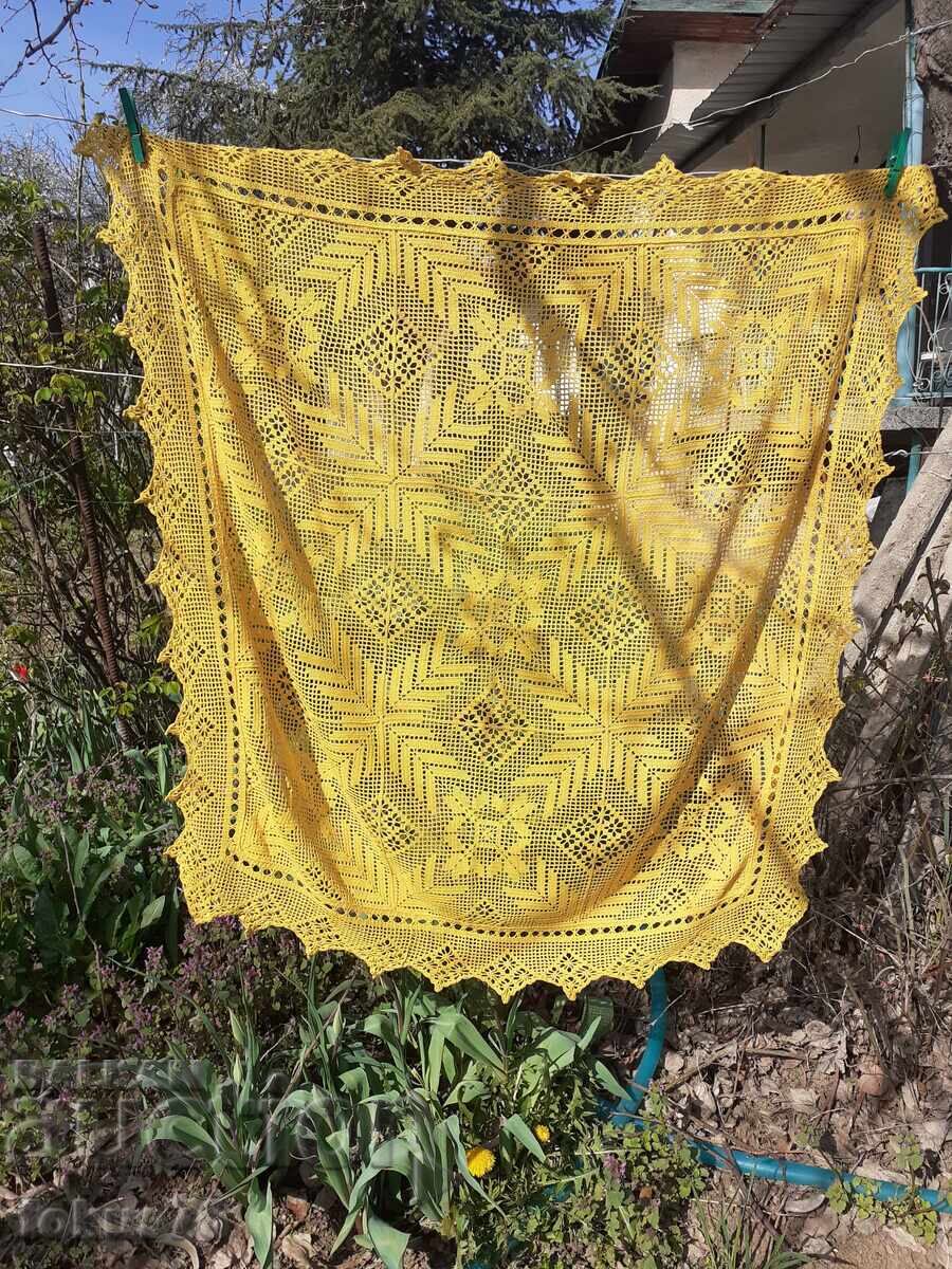 Παλιά πλεκτή κουβέρτα με βελονάκι με τιμή 70.00 BGN | € 35.79 Παλιά πλεκτή κουβέρτα με βελονάκι με τιμή 70.00 BGN | € 35.79