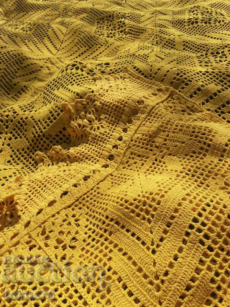 Old large yellow crocheted tablecloth - 5 Old large yellow crocheted tablecloth - 5