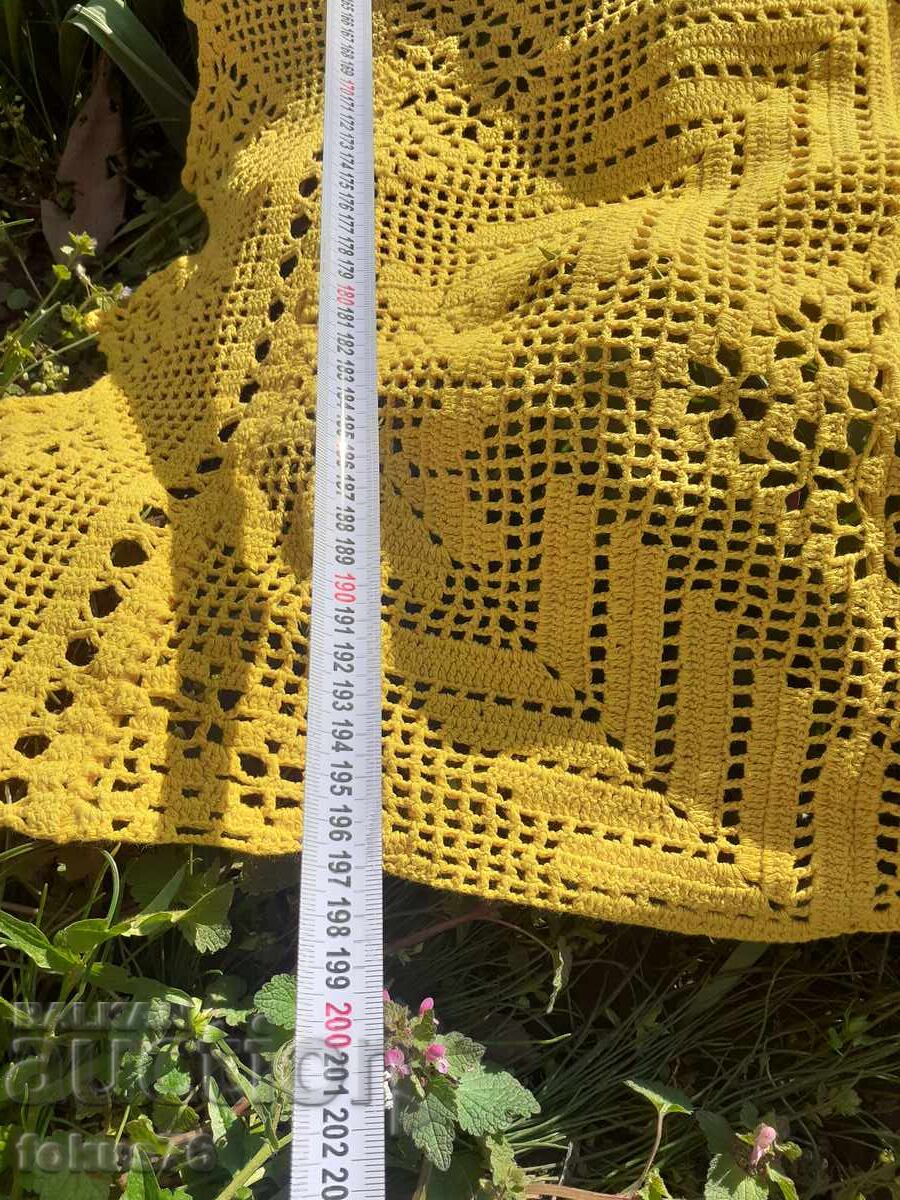 Old large yellow crocheted tablecloth - 6 Old large yellow crocheted tablecloth - 6