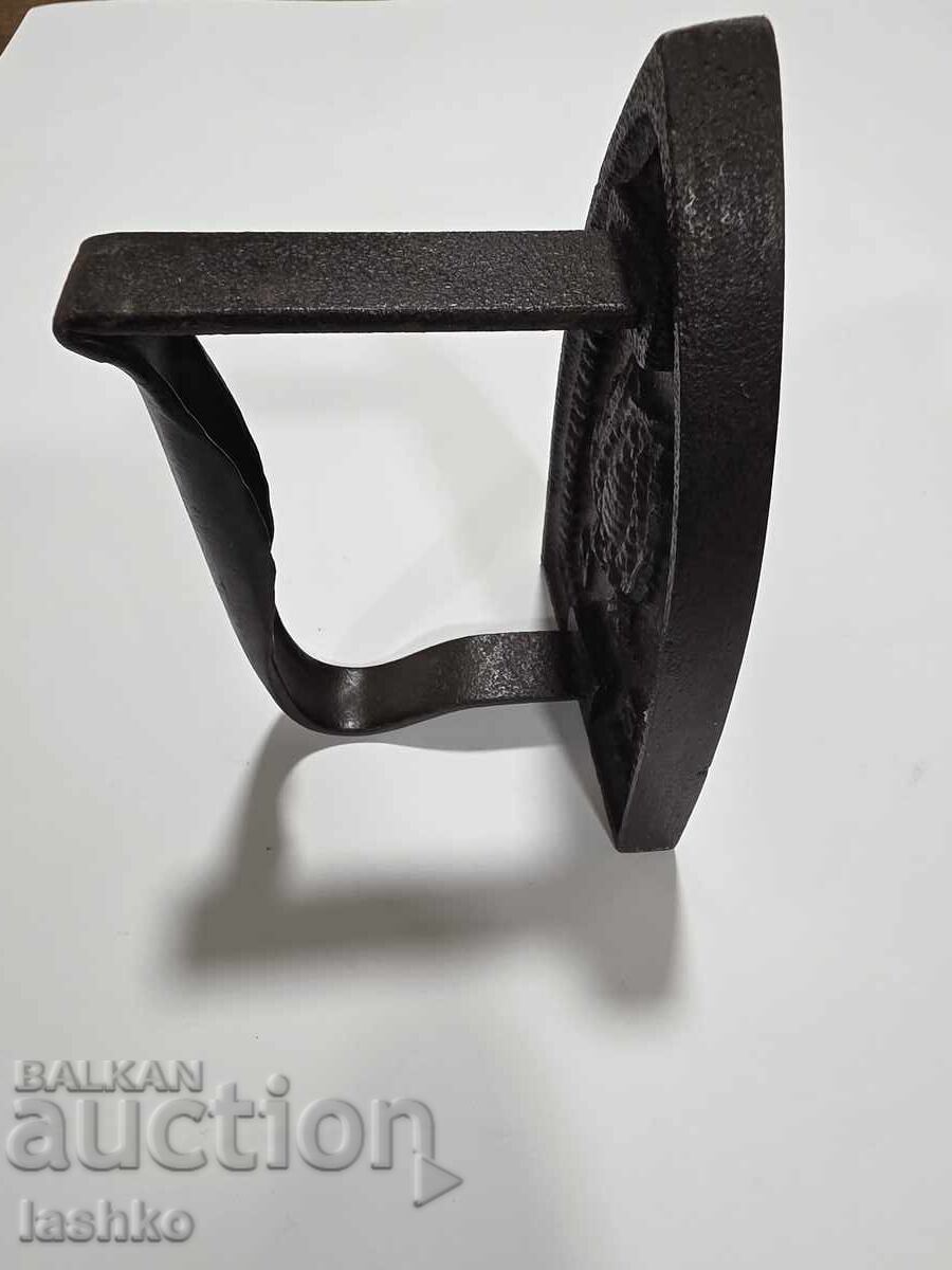 Delivery of An old iron on fire