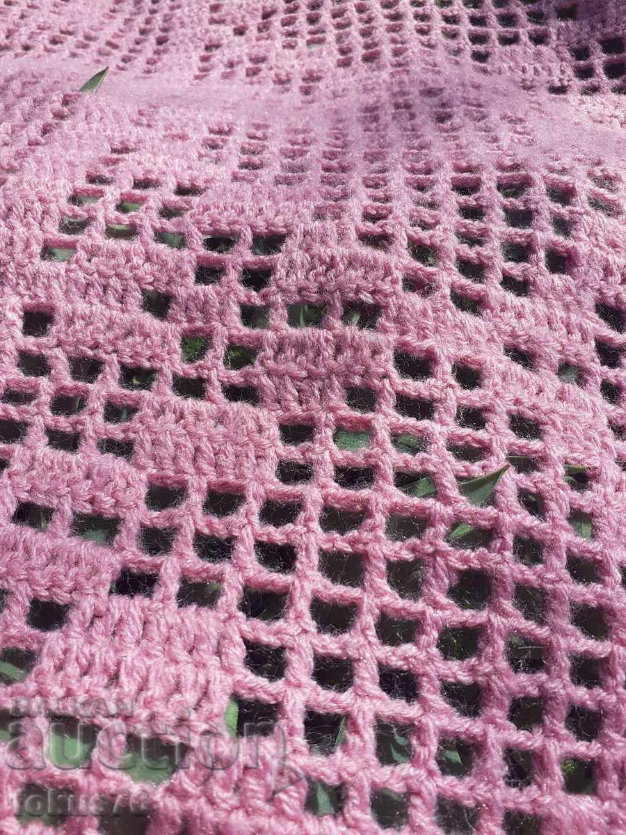 Delivery of Old large pink crocheted tablecloth Delivery of Old large pink crocheted tablecloth