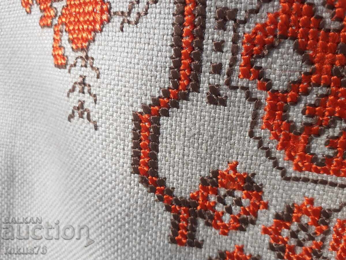 Old large embroidered linen tablecloth with Bulgarian embroidery - 5 Old large embroidered linen tablecloth with Bulgarian embroidery - 5