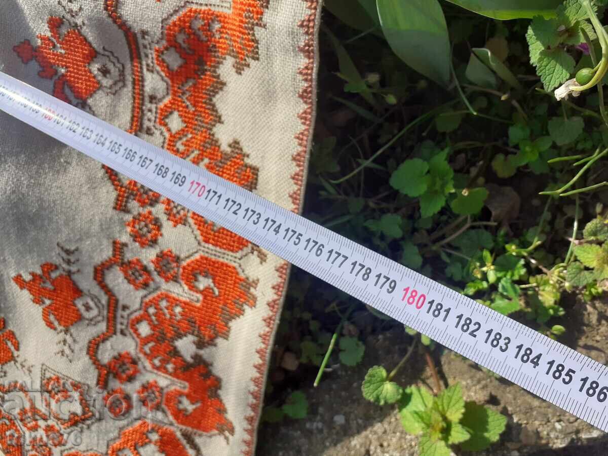 Old large embroidered linen tablecloth with Bulgarian embroidery - 7 Old large embroidered linen tablecloth with Bulgarian embroidery - 7