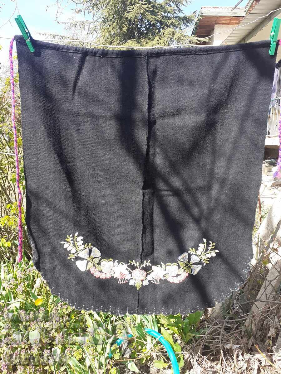 Παράδοση Παλιά αυθεντική μεγάλη κεντημένη ποδιά για φορεσιά Παράδοση Παλιά αυθεντική μεγάλη κεντημένη ποδιά για φορεσιά