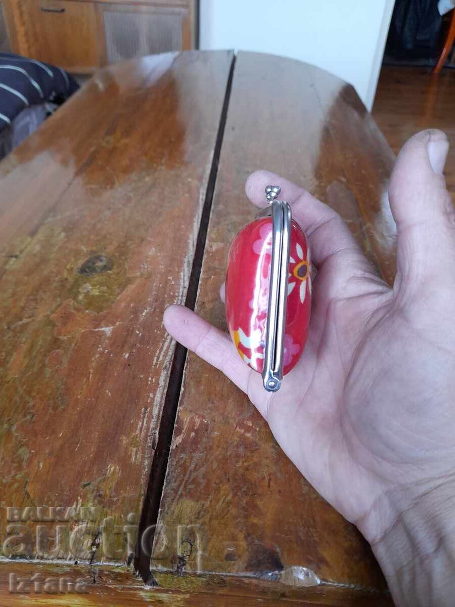 Licitație Poșeta bătrânei Licitație Poșeta bătrânei