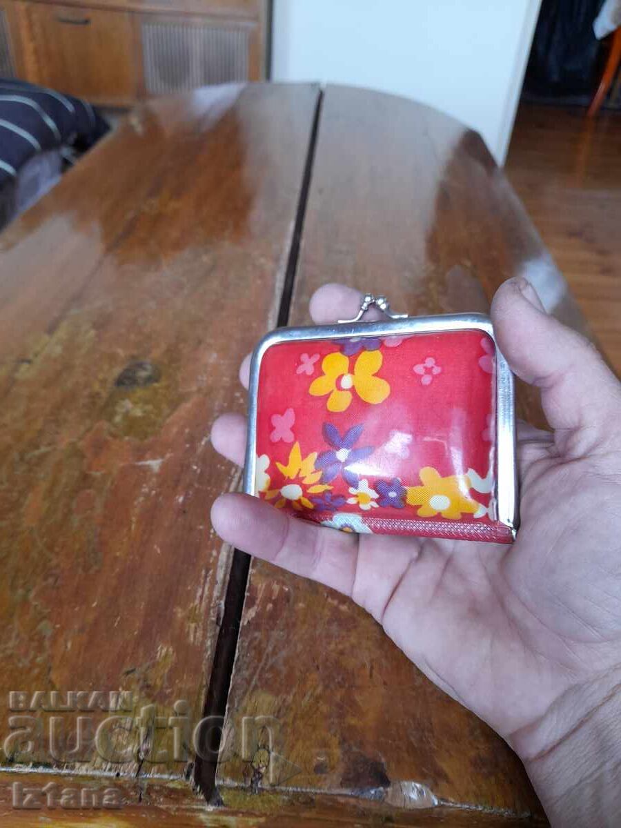 Livrarea Poșeta bătrânei Livrarea Poșeta bătrânei