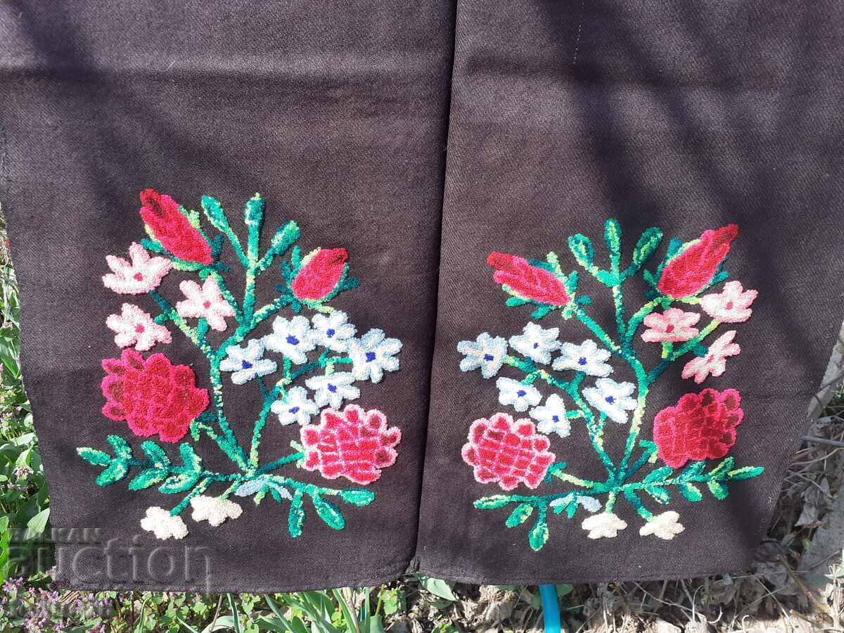 Auction Old authentic large embroidered apron for traditional costume Auction Old authentic large embroidered apron for traditional costume