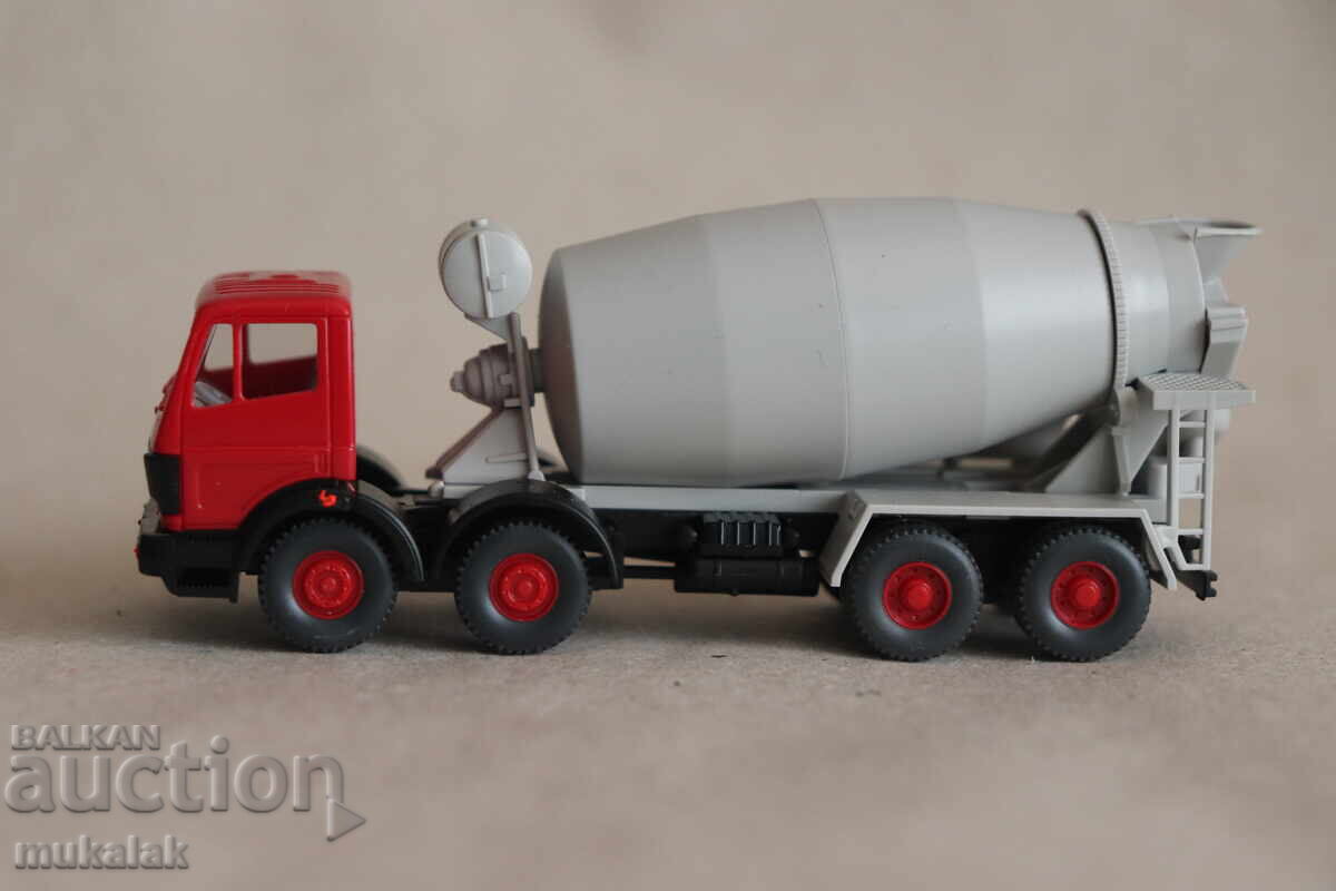 WIKING? H0 1/87 MERCEDES CAMION MODEL BETONIERĂ COLIȚĂ cu preț 15.00 BGN | € 7.67