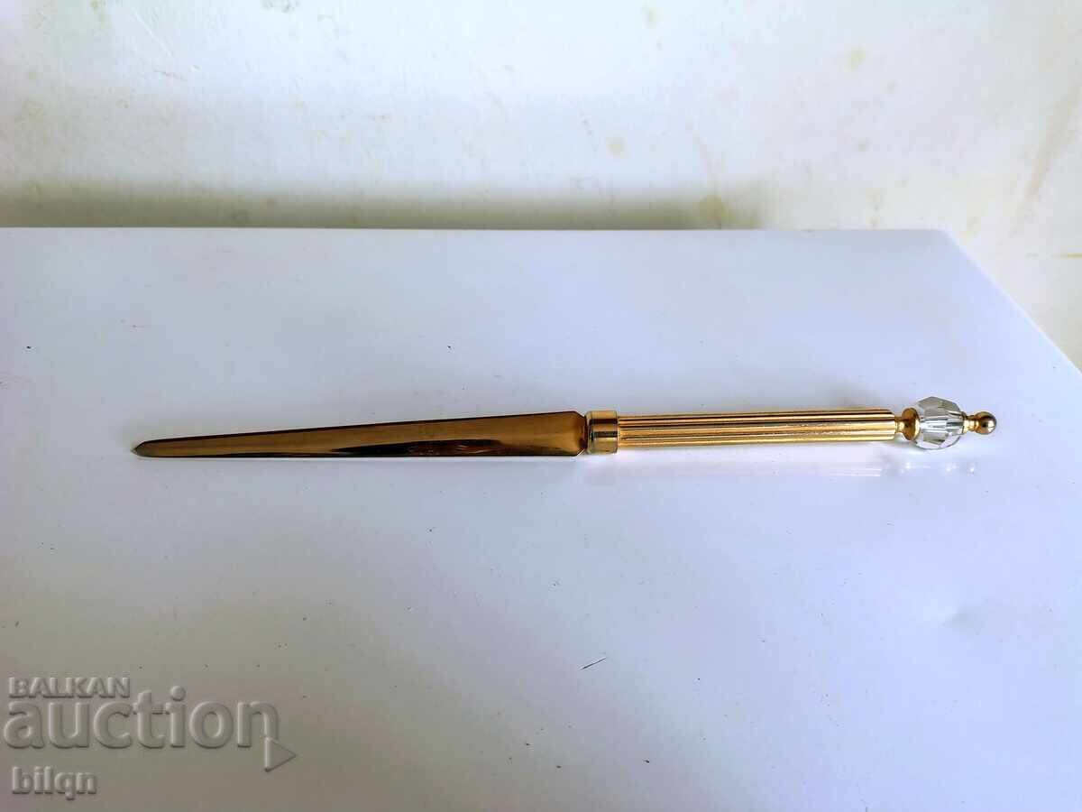 Un cuțit de scrisori foarte frumos cu preț 19.98 BGN | € 10.22