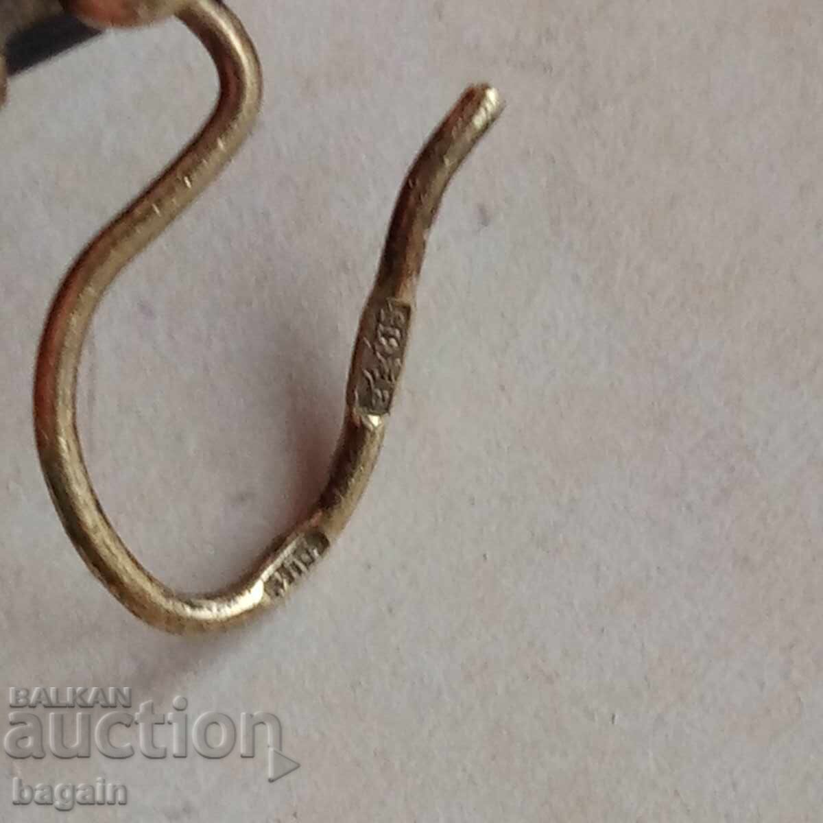 Livrarea Cercei din argint rusesc Livrarea Cercei din argint rusesc