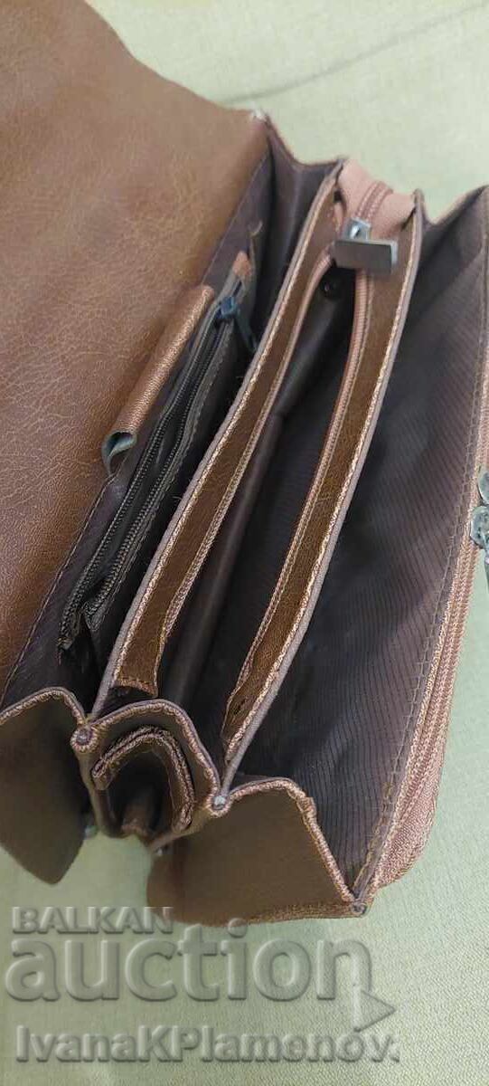 Livrarea Geantă de umăr bărbați, borsetă, piele naturală