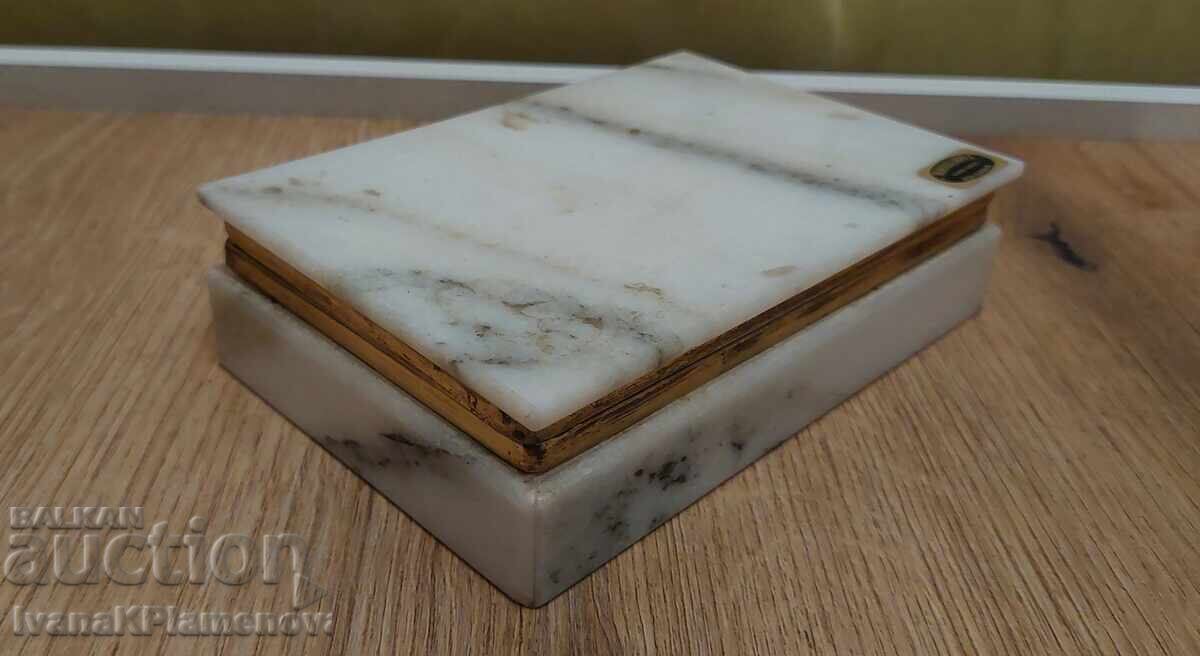 Delivery of Marble box for collectors