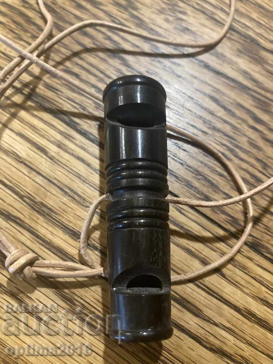 Auction Collector's whistle made of buffalo horn Auction Collector's whistle made of buffalo horn