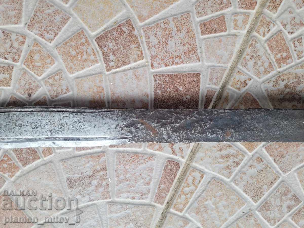 Livrarea Sabie, spadă, tapoke congolez Livrarea Sabie, spadă, tapoke congolez