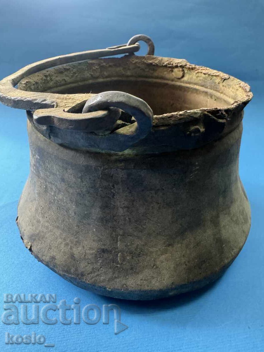 Old copper kettle with price 50.00 BGN | € 25.56 Old copper kettle with price 50.00 BGN | € 25.56