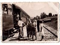 1937 SMALL OLD PHOTO BULGARIANS AT NISH TRAIN STATION D628