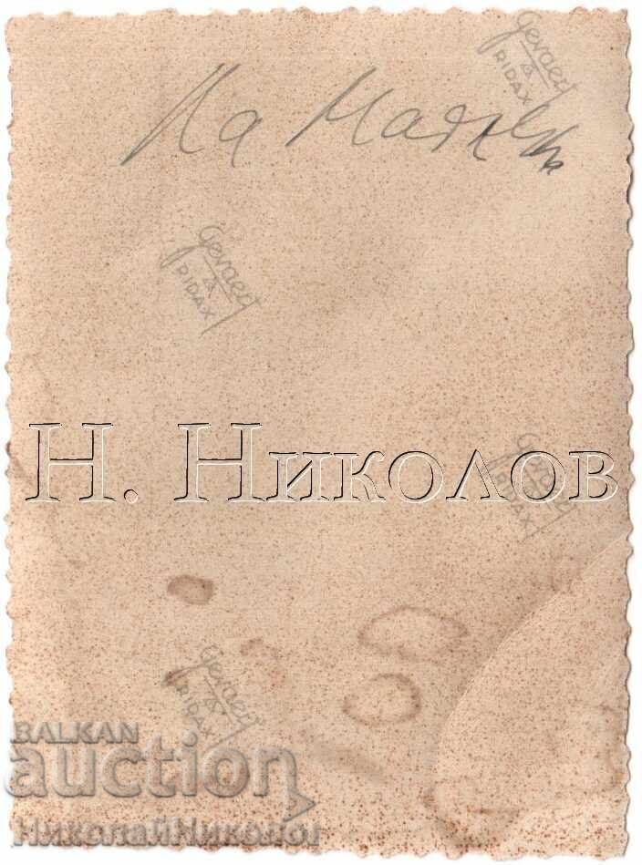 1937 МАЛКА СТАРА СНИМКА ПАРИЖ БЪЛГАРИ ПРЕД ЛА МАДЛЕН Д630 с цена € 1.00 | 1.96 лв.