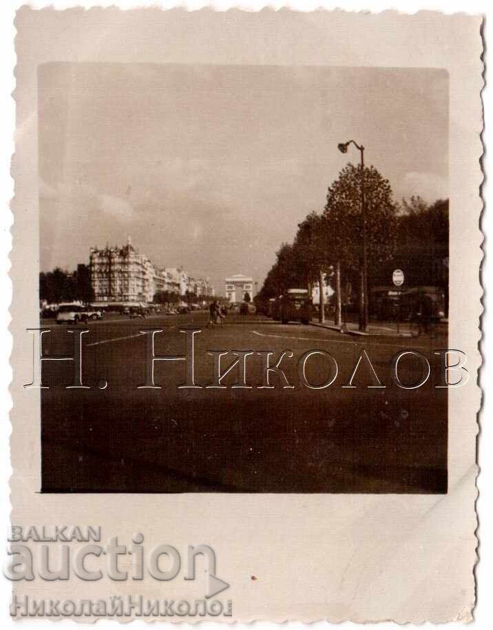 1937 SMALL OLD PHOTO PARIS BULGARIANS ON CHAMPS-ÉLYSÉES D631 1937 SMALL OLD PHOTO PARIS BULGARIANS ON CHAMPS-ÉLYSÉES D631