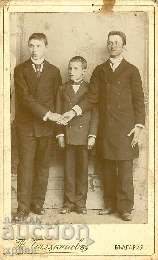 OLD PHOTOGRAPH - CARDBOARD - T. BALYAKCHIEV – M0074