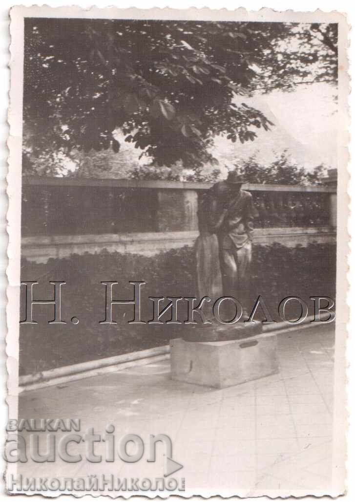 1937 SMALL OLD PHOTO PARIS LUXEMBOURG MUSEUM D632 1937 SMALL OLD PHOTO PARIS LUXEMBOURG MUSEUM D632