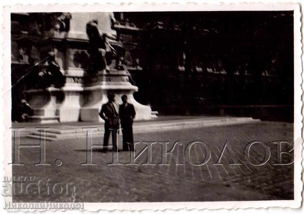 1937 Small Old Photo Paris Bulgarians in Front of the Louvre D636 1937 Small Old Photo Paris Bulgarians in Front of the Louvre D636