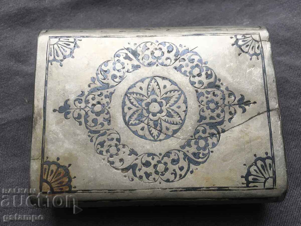 Tabacheră Rusă / Cutie de Tutun / Nielo cu preț 239.00 BGN | € 122.20