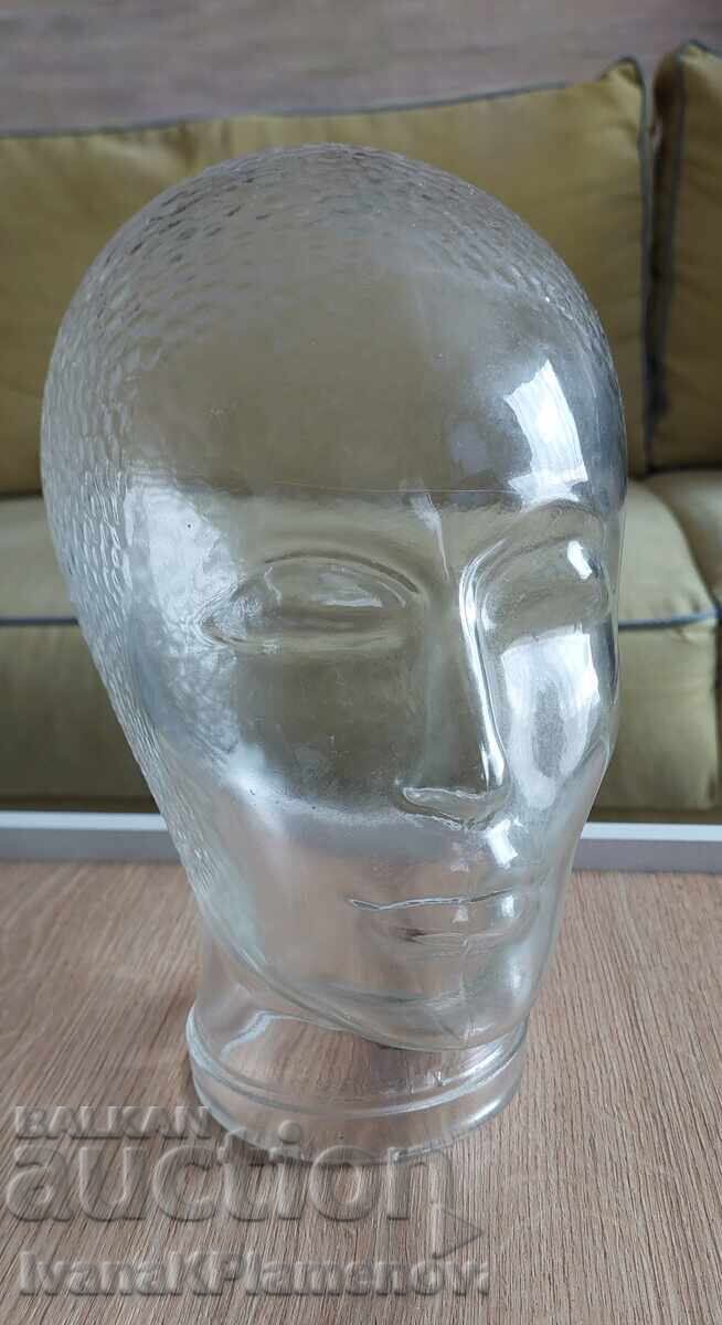 Παράδοση Γυάλινο κεφάλι για γνώστες