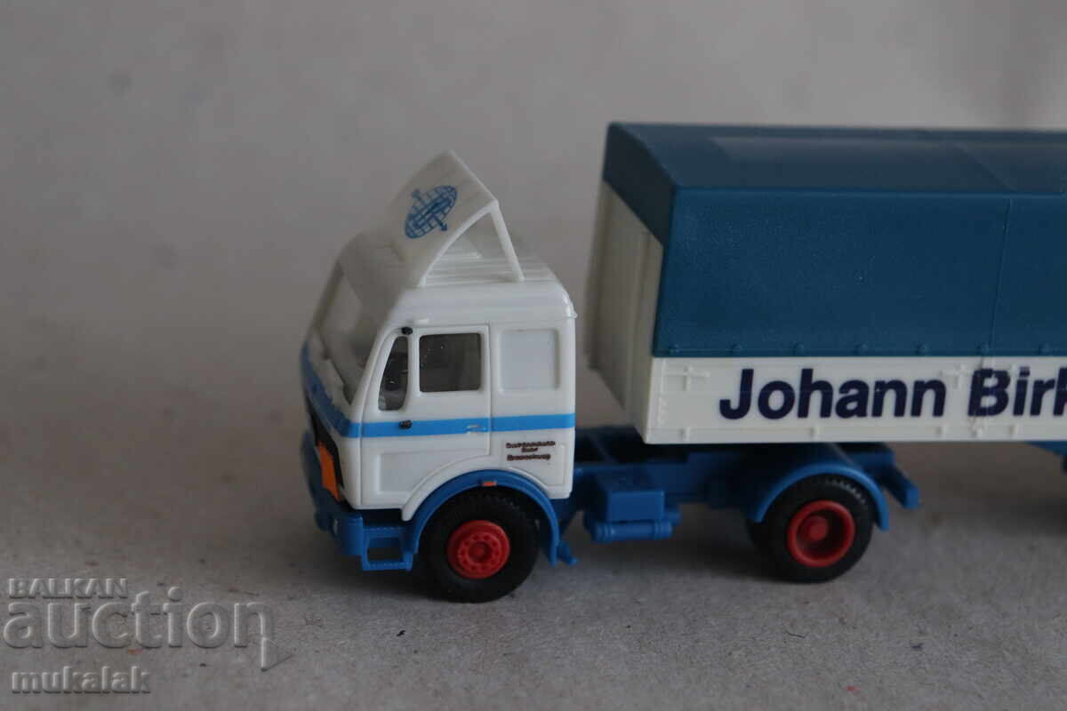 HERPA 1:87 H0 MERCEDES BENZ CAMION TIR MODEL MAȘINUȚĂ cu preț 15.00 BGN | € 7.67