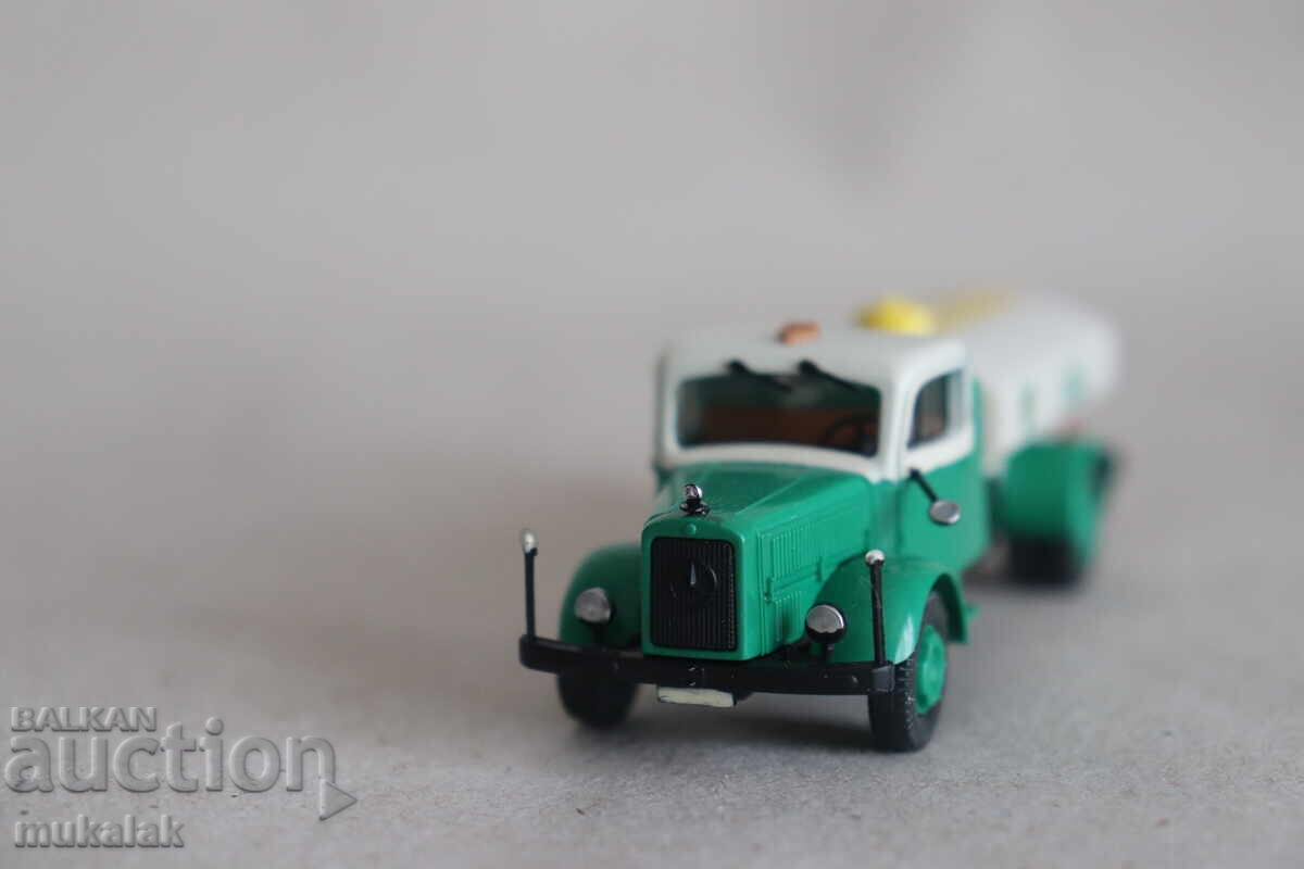 Auction ROCO?? 1:87 H0 MERCEDES BENZ TANKER TRUCK MODEL CAR Auction ROCO?? 1:87 H0 MERCEDES BENZ TANKER TRUCK MODEL CAR