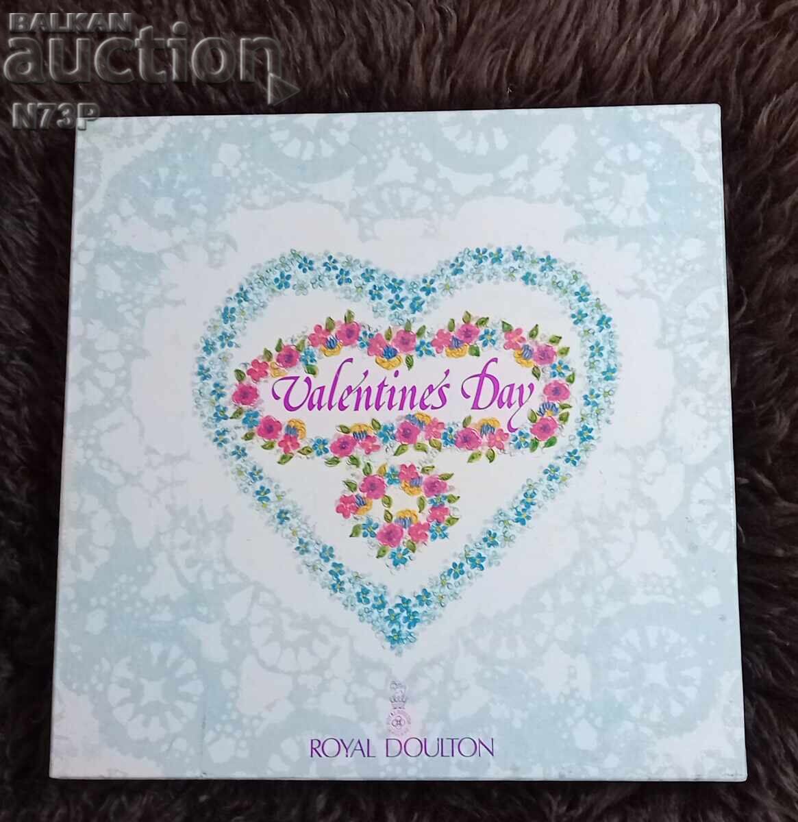 PORCELAIN BOWL. COLLECTION. ST. VALENTINE. 1980 with price 32.00 BGN | € 16.36 PORCELAIN BOWL. COLLECTION. ST. VALENTINE. 1980 with price 32.00 BGN | € 16.36