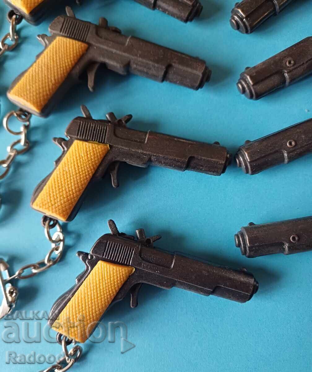 Pistoale de epocă anilor 90 cu preț 25.00 BGN | € 12.78 Pistoale de epocă anilor 90 cu preț 25.00 BGN | € 12.78