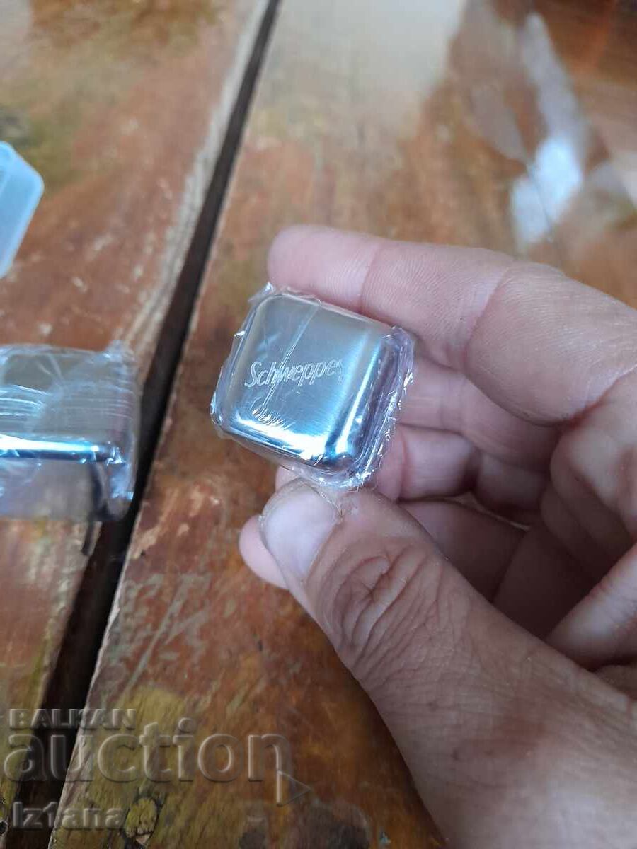 Licitație Suveniruri Schweppes, Schweppes