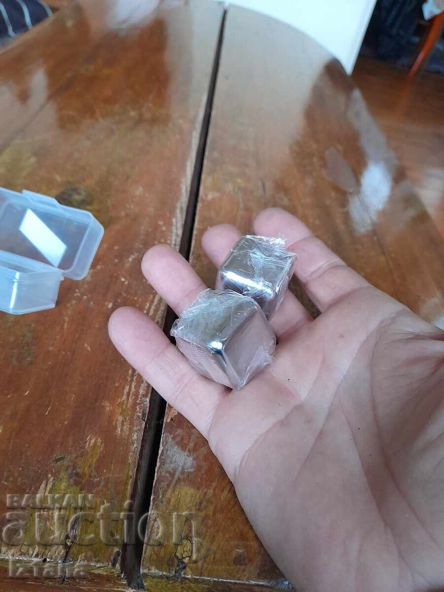 Livrarea Suveniruri Schweppes, Schweppes