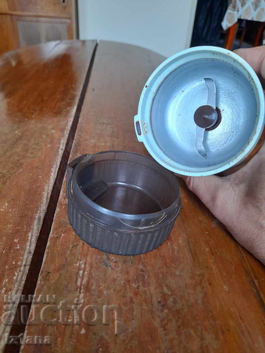 Old electric coffee grinder AKA Mona - 6 Old electric coffee grinder AKA Mona - 6