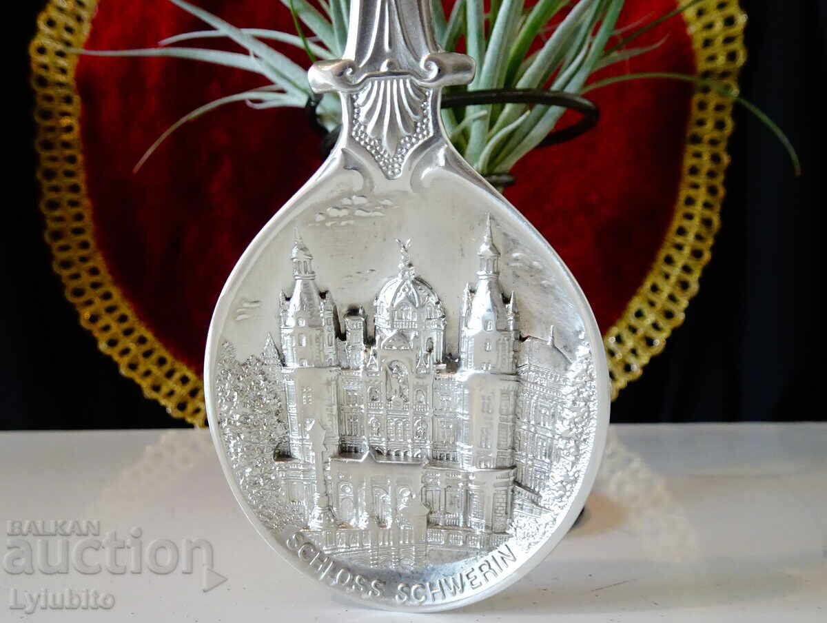 Tin spoon 94 g, castle, tin wedding with price 19.00 BGN | € 9.71 Tin spoon 94 g, castle, tin wedding with price 19.00 BGN | € 9.71