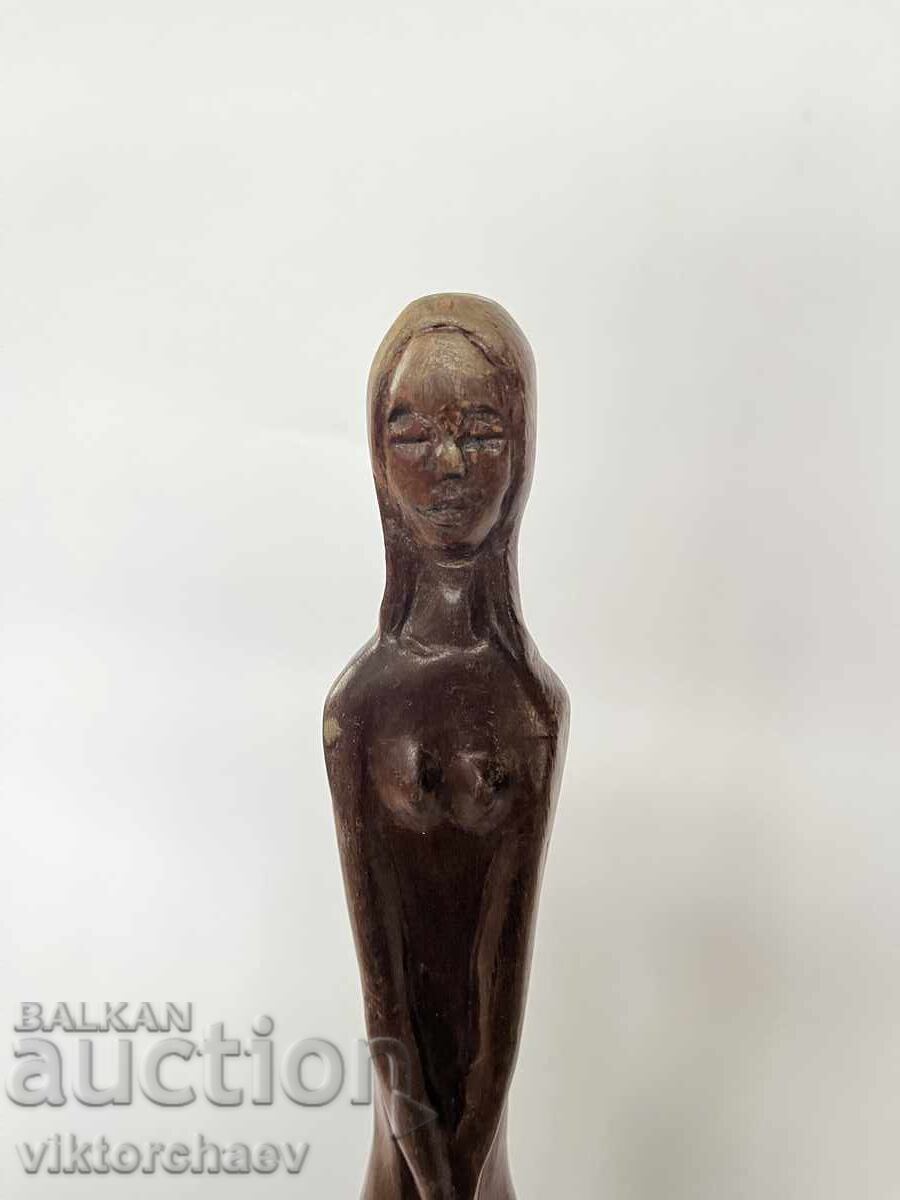 Licitație Statuetă sculptată în lemn semnată Julio