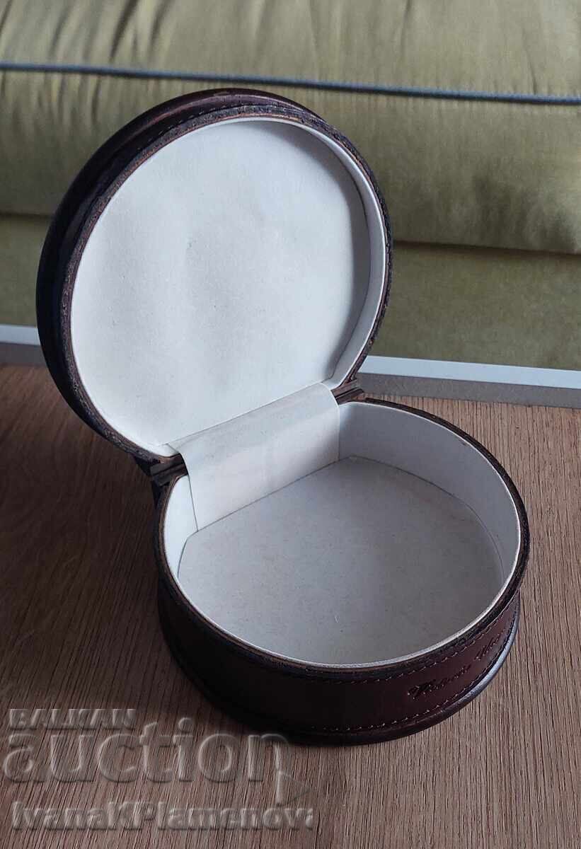 Delivery of Wooden and Leather Box for Connoisseurs, Excellent Delivery of Wooden and Leather Box for Connoisseurs, Excellent