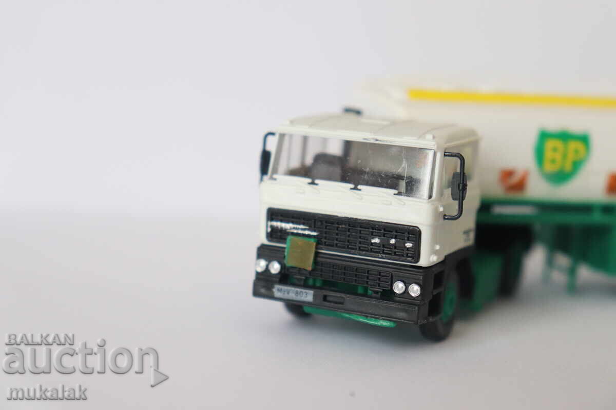 Delivery of Kibri H0 1/87 DAF Tanker Truck Model Car