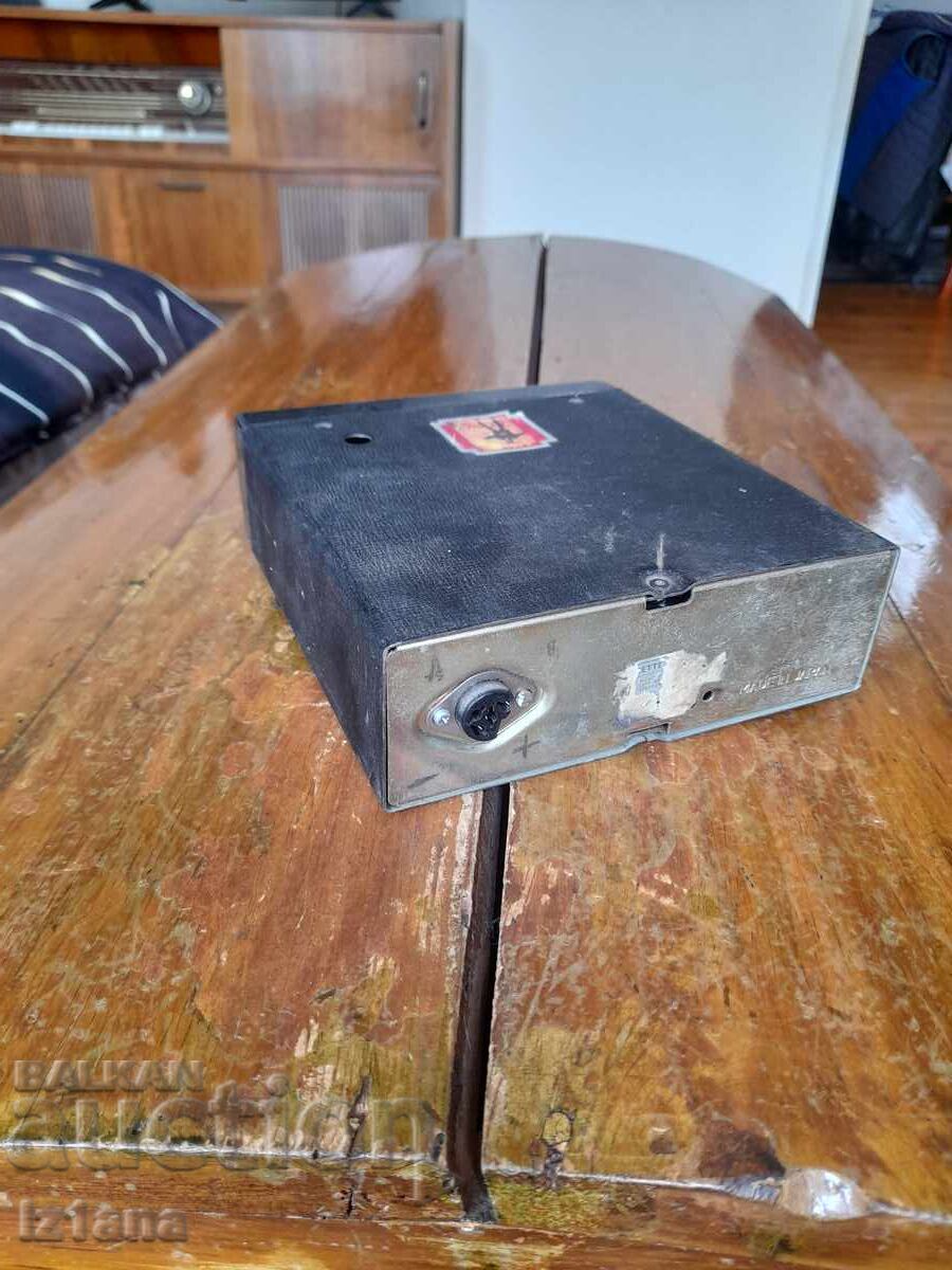 Delivery of Old car radio Alex