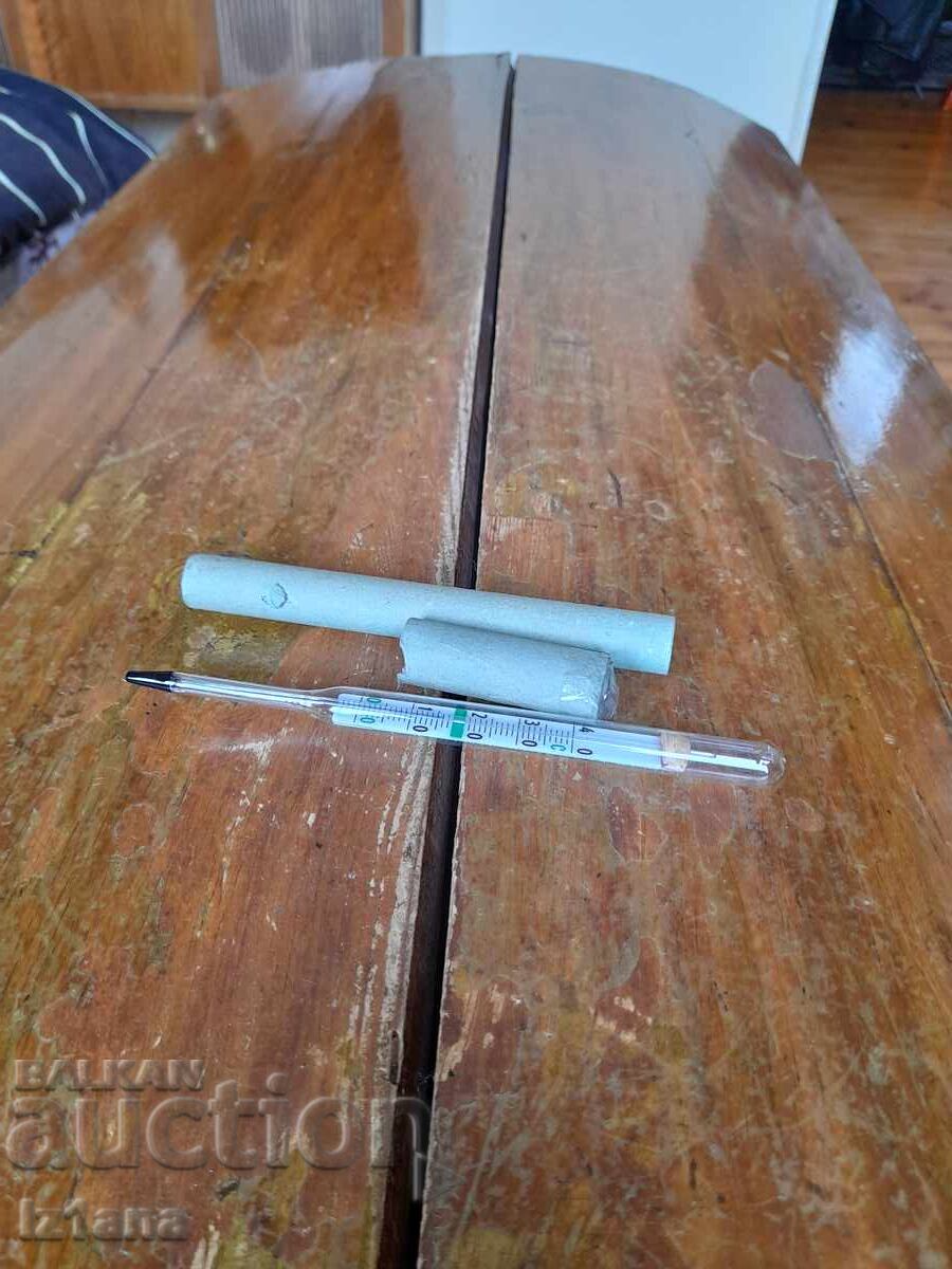 Стар спиртен термометър с цена 27.00 лв. | € 13.80