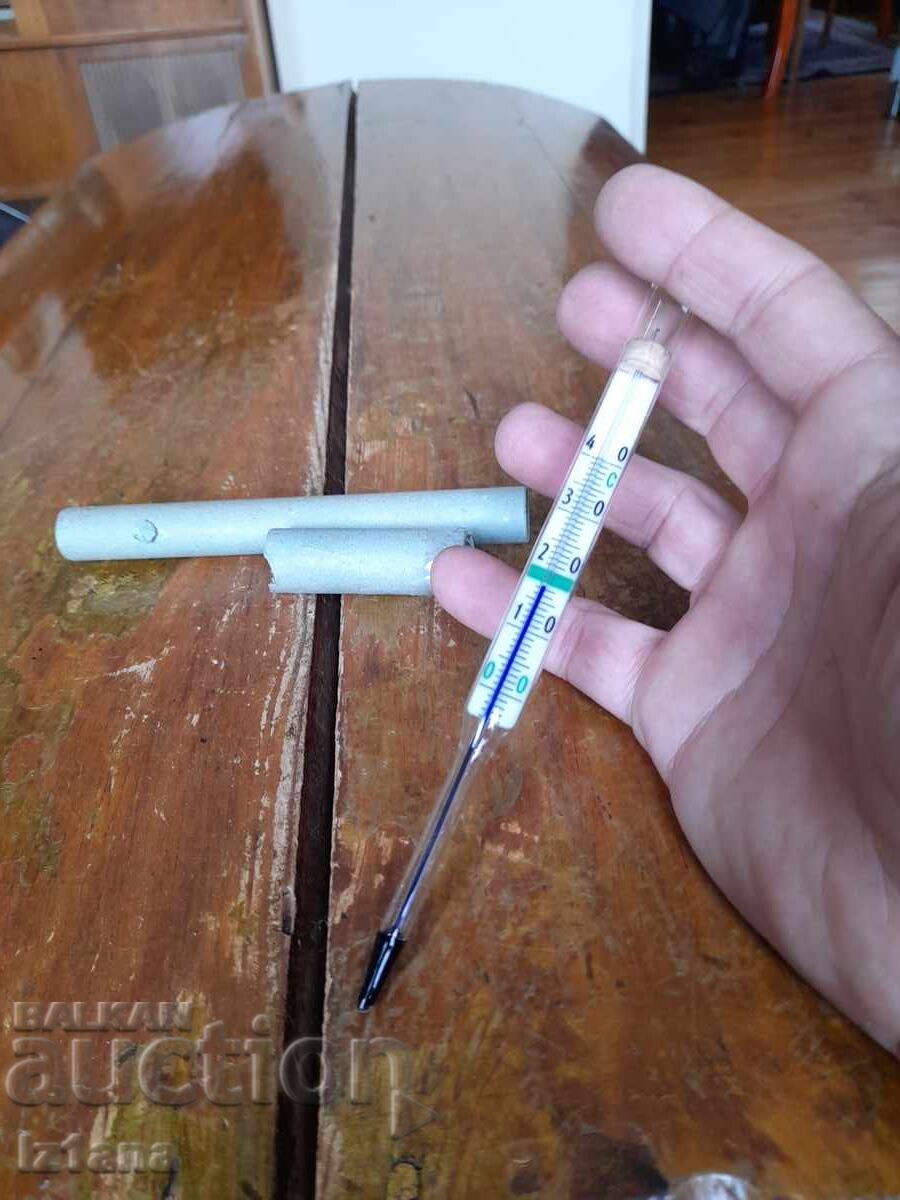 Доставка на Стар спиртен термометър