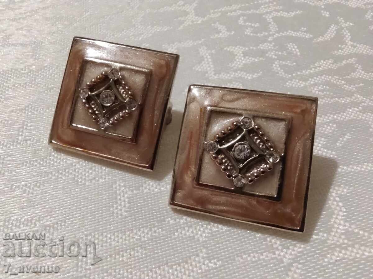 Delivery of Earrings - clip-on, 70s, beautiful, elegant, 27.03.25 Delivery of Earrings - clip-on, 70s, beautiful, elegant, 27.03.25